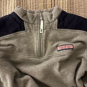 Vineyard Vines  Gray with Pink Logo Patch Men’s 1/4 Zip 💯 cotton Pullover